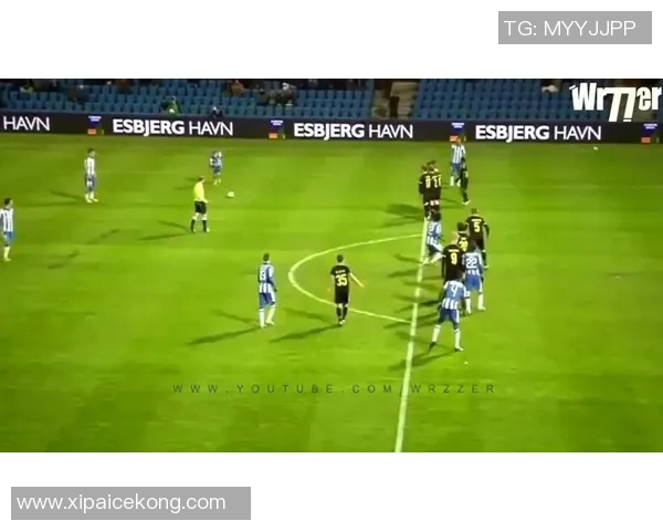 弧线球大师：足球场上那些不可复制的弧线绝技与传奇球员